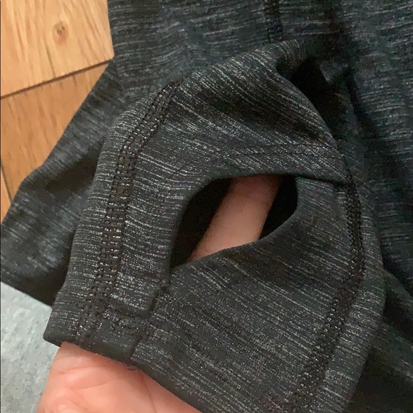 Under Armour mock neck long sleeve shirt - Picture 3 of 4